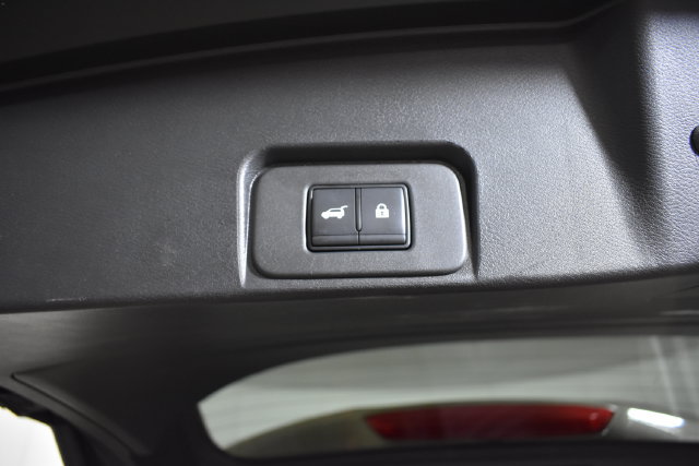 Certified 2025 Nissan Rogue SV AWD/4WD image 29