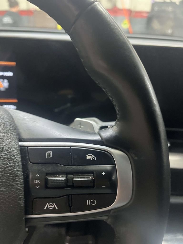 Used 2023 Kia Sportage EX image 21