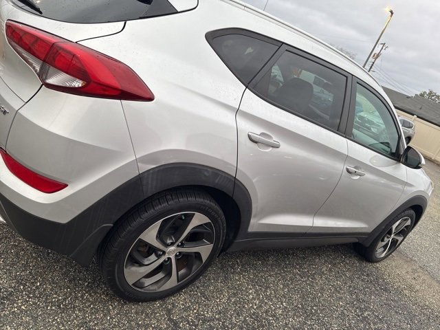 Used 2016 Hyundai Tucson Sport image 2