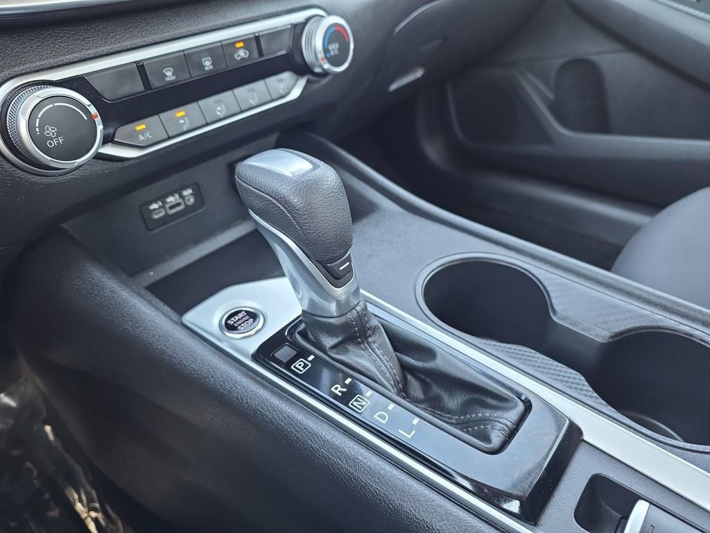 Used 2025 Nissan Altima 2.5 SV AWD/4WD image 16