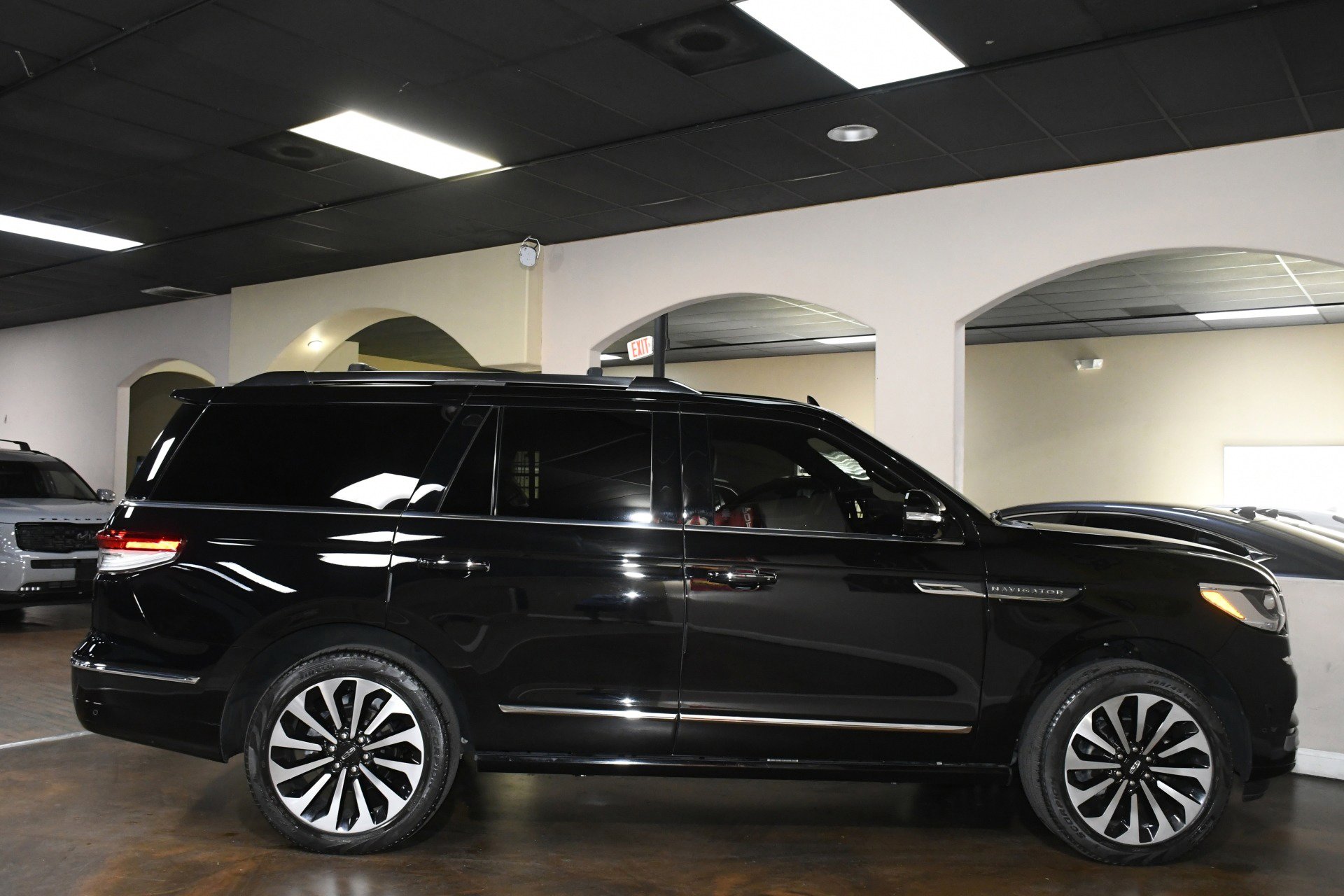Used 2023 Lincoln Navigator Reserve image 52