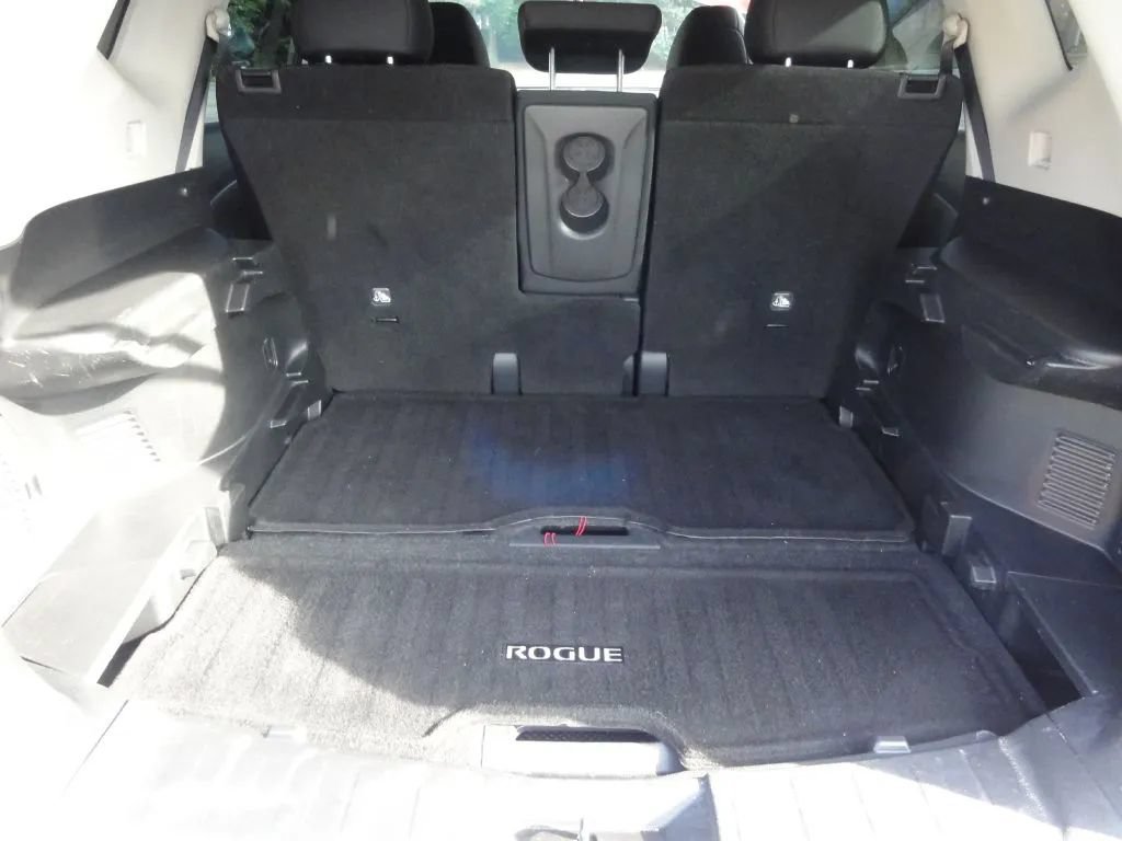 Used 2018 Nissan Rogue S AWD/4WD image 14