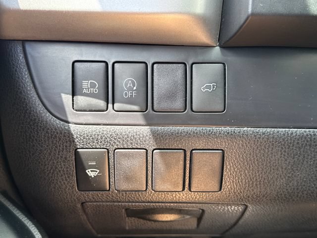 Used 2019 Toyota Highlander Plus AWD/4WD image 31