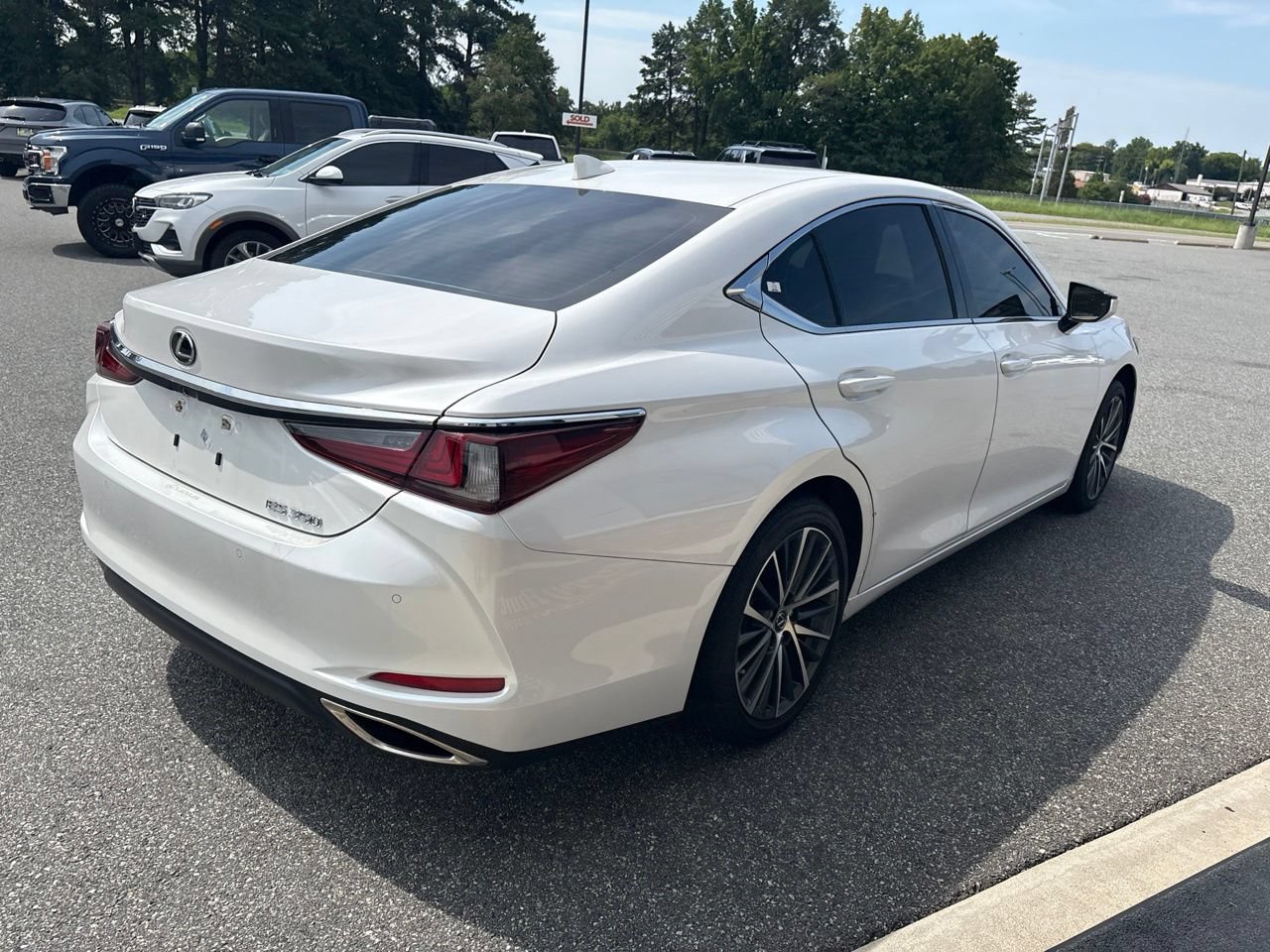 Used 2025 Lexus ES 350 w/ Premium Package FWD image 10