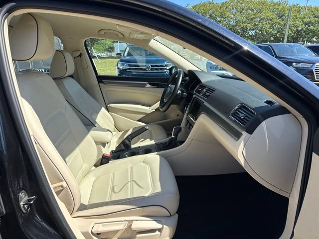 Used 2017 Volkswagen Passat 1.8T R-Line FWD image 13
