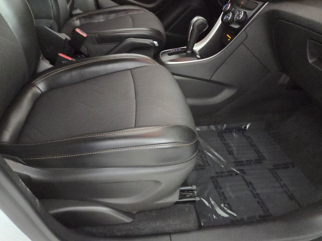 Used 2020 Chevrolet Trax LT w/ Redline Edition image 35