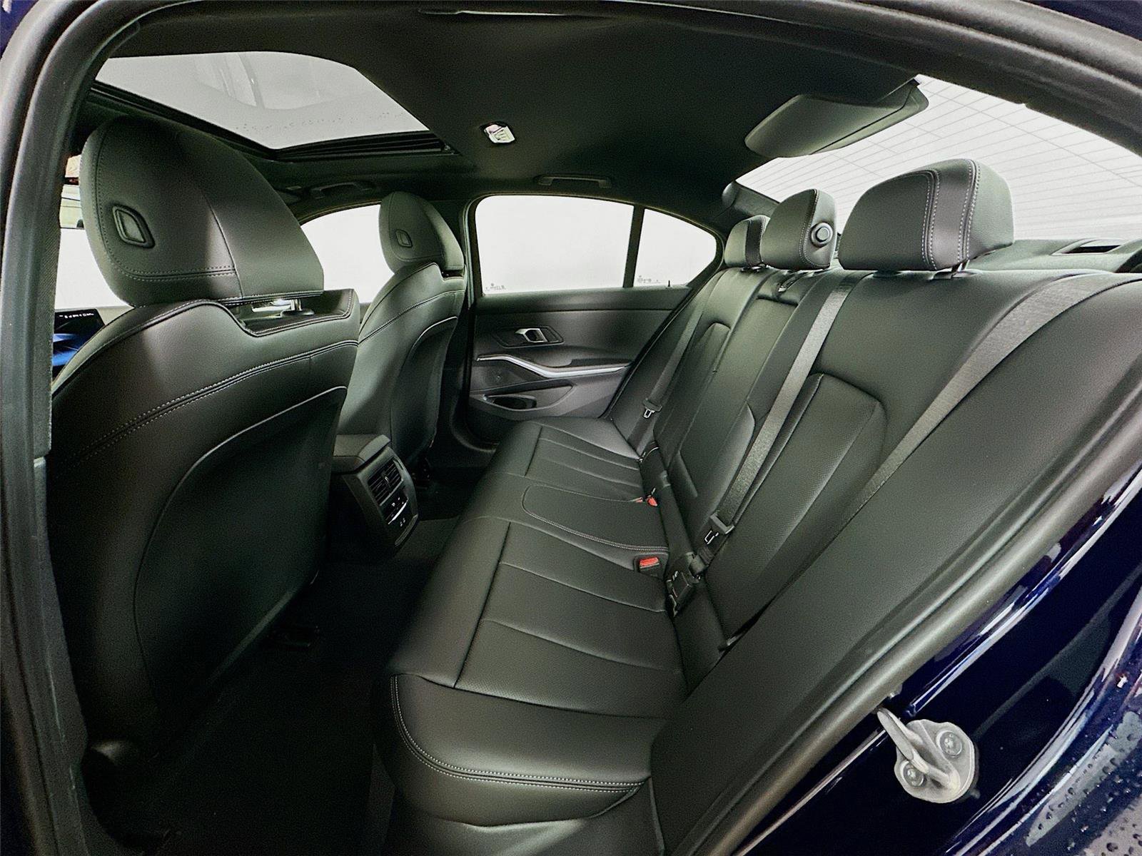 New 2026 BMW 330i xDrive Sedan w/ M Sport Package image 25