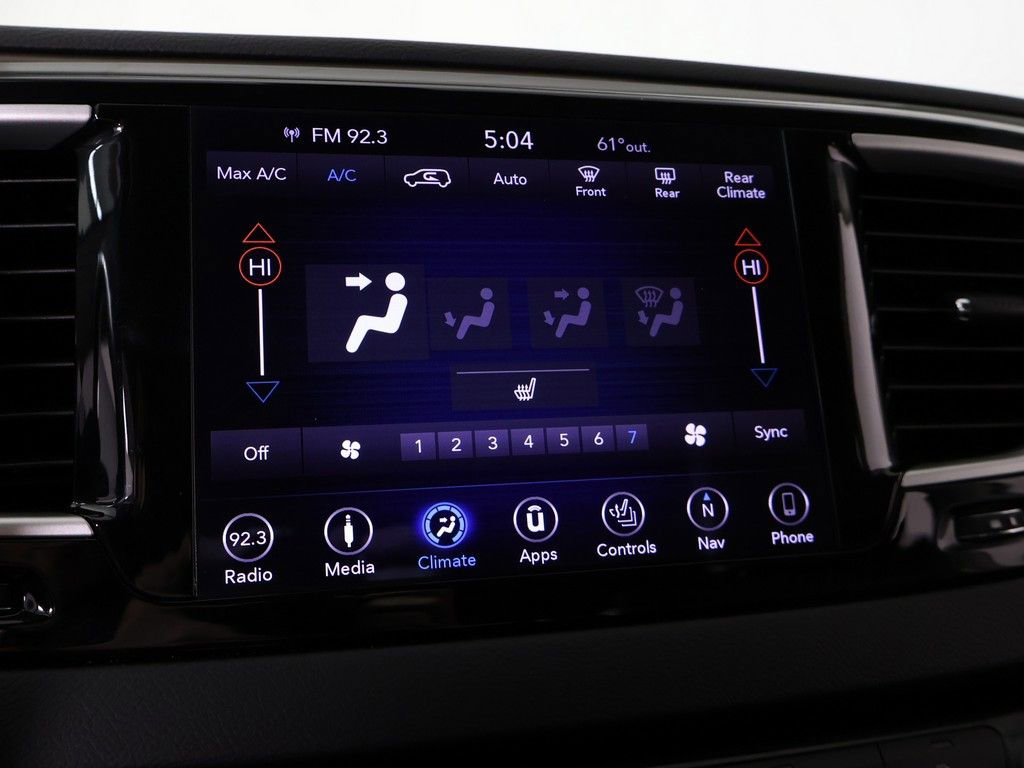 Used 2018 Chrysler Pacifica Touring-L FWD image 45