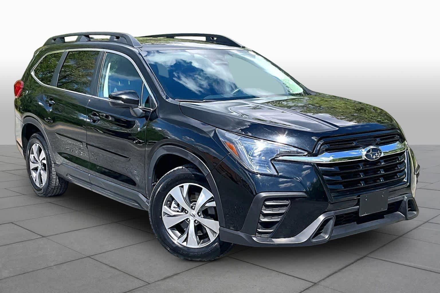 Used 2023 Subaru Ascent Premium w/ Convenience Package AWD/4WD image 3