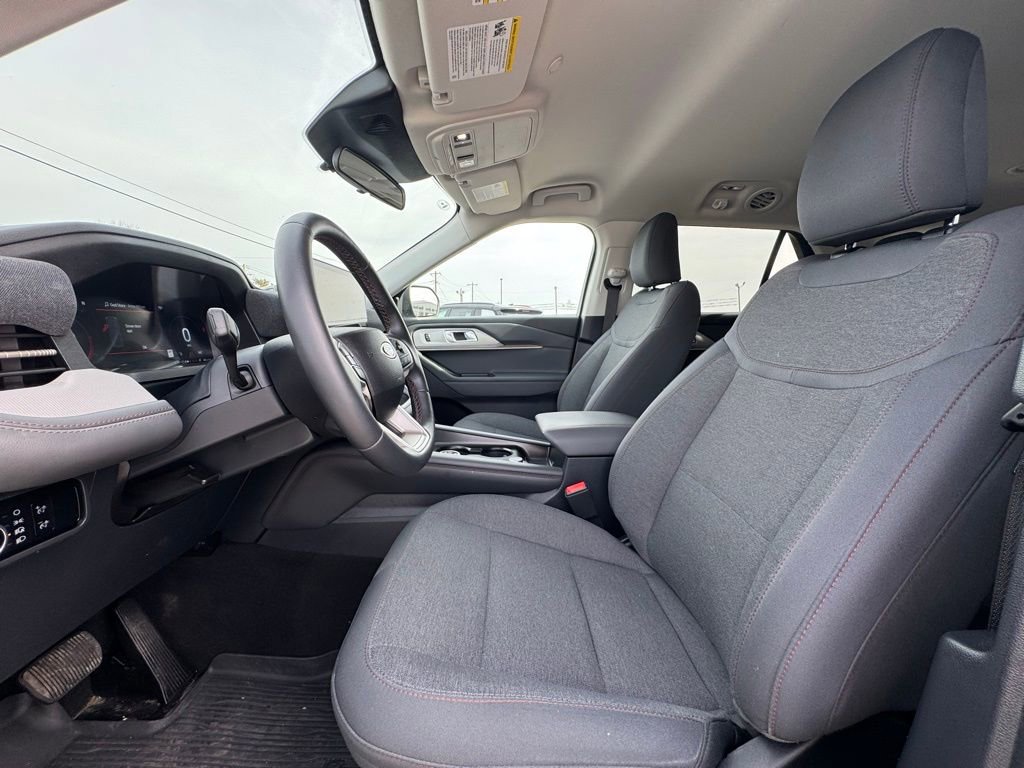 Used 2025 Ford Explorer Active image 19
