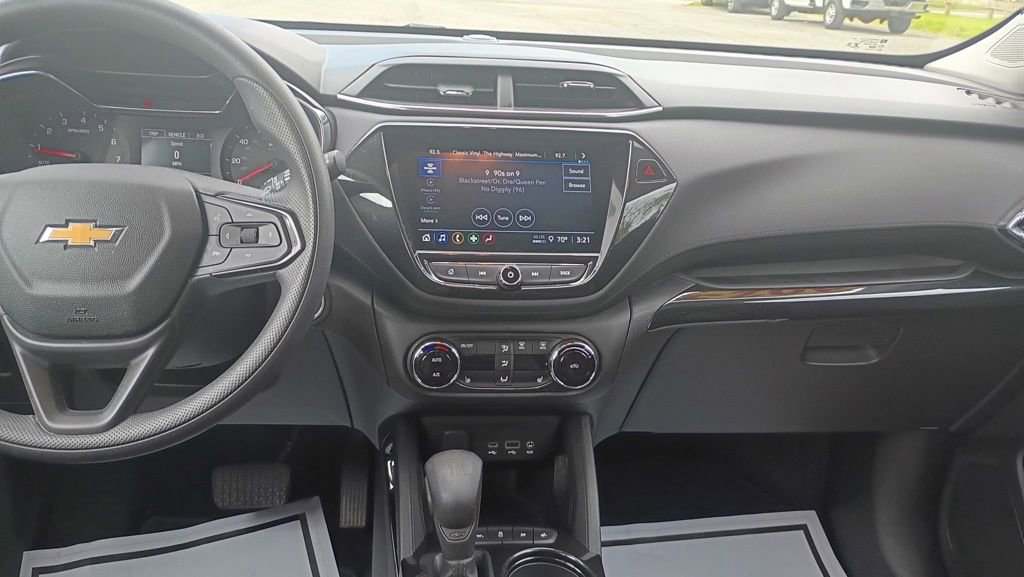 Used 2023 Chevrolet TrailBlazer LT w/ Convenience Package FWD image 10