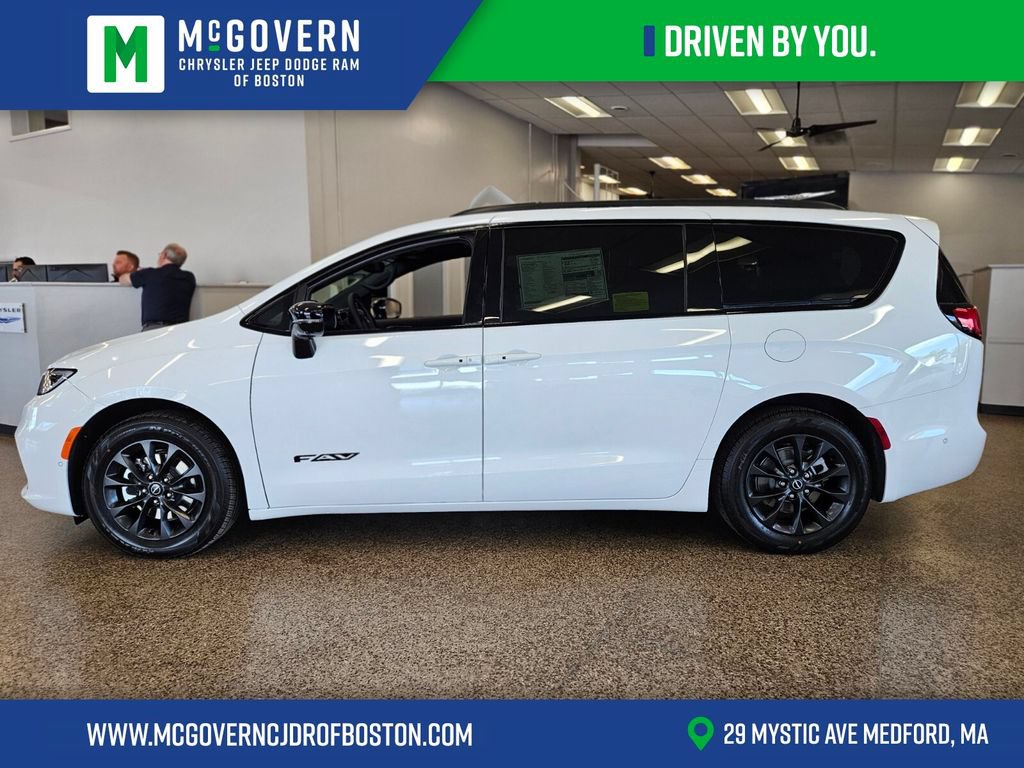 New 2025 Chrysler Pacifica Select w/ Fav Edition Package FWD video 1