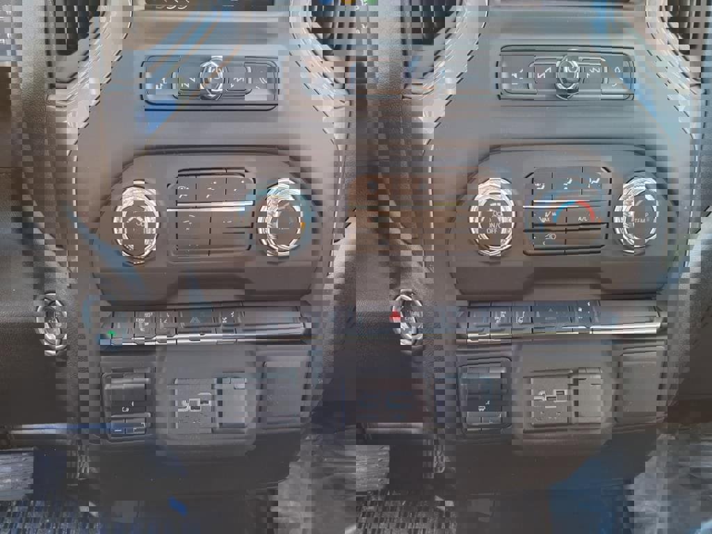 New 2025 GMC Sierra 2500 Pro image 14