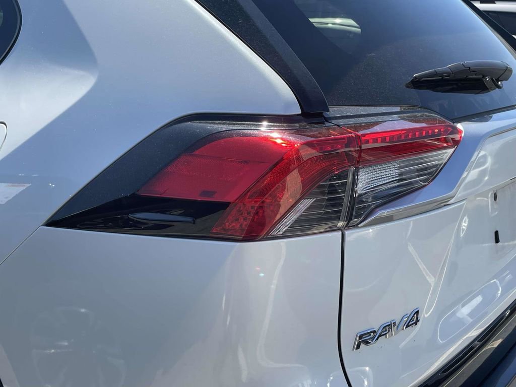 Used 2019 Toyota RAV4 XSE AWD/4WD image 16
