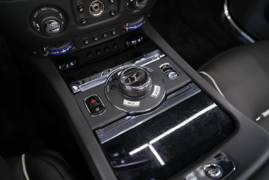 Used 2016 Rolls-Royce Dawn image 46