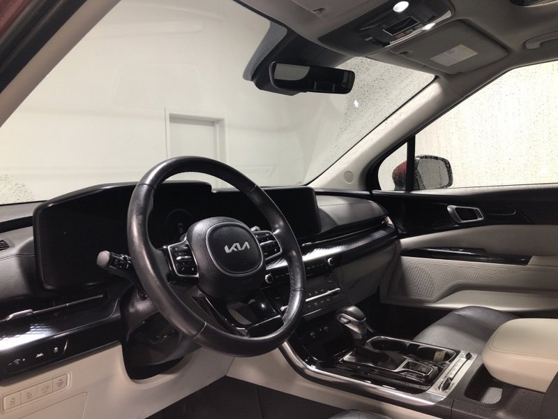 Used 2024 Kia Carnival SX Prestige image 22