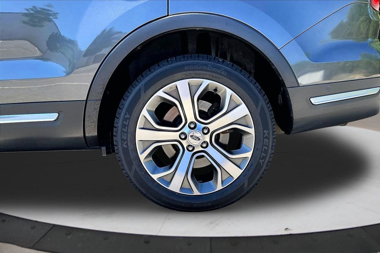 Used 2018 Ford Explorer Platinum AWD/4WD image 36