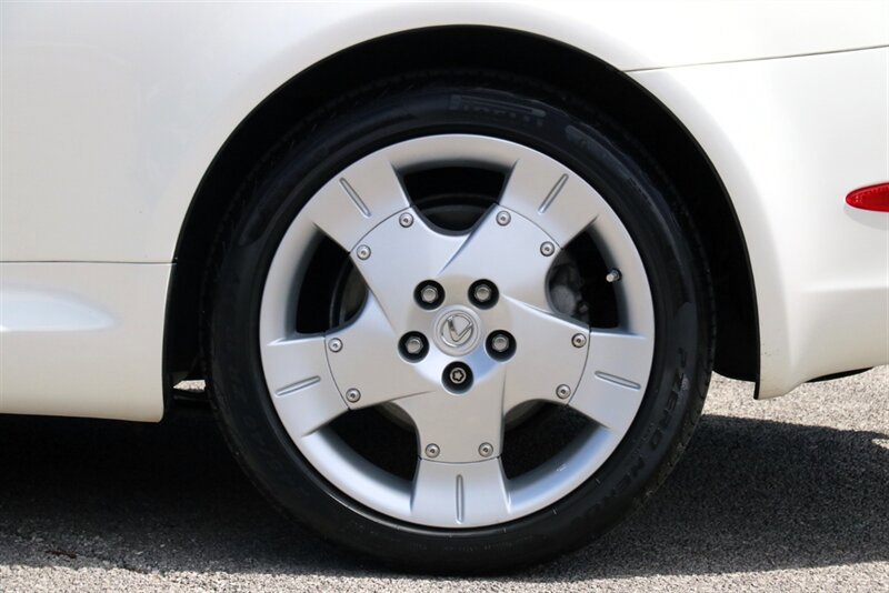 Used 2005 Lexus SC 430 Convertible RWD image 40