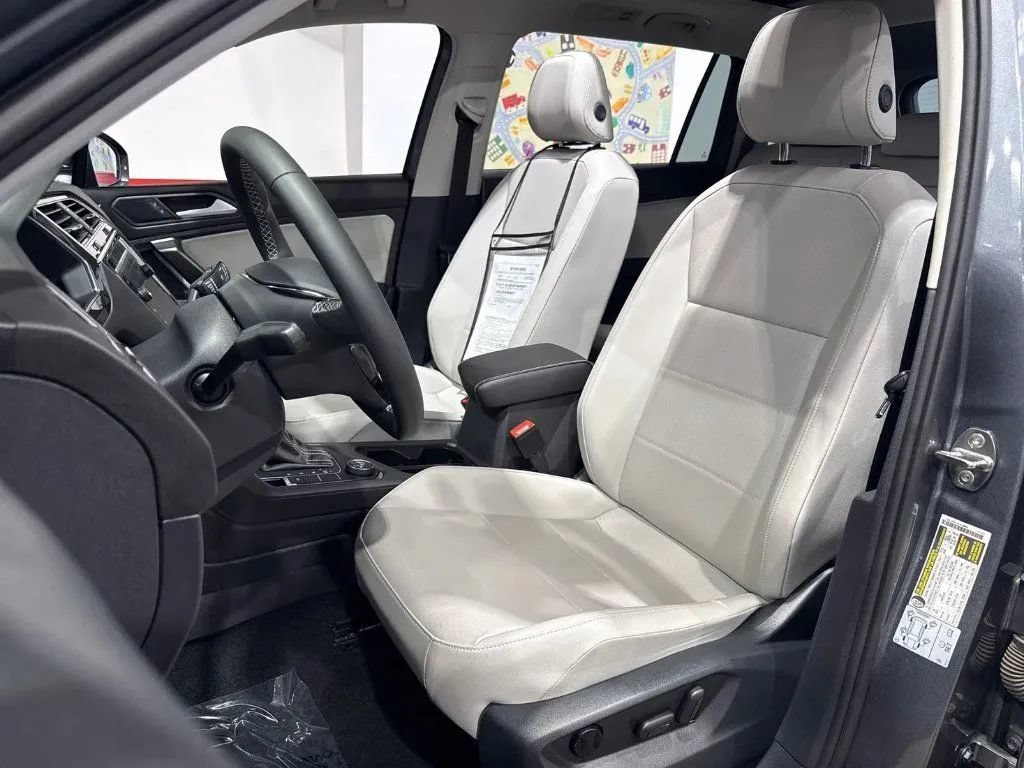 Used 2021 Volkswagen Tiguan SEL AWD/4WD image 12