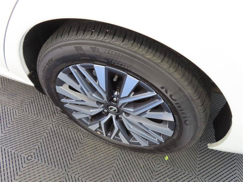 Used 2025 Nissan Altima 2.5 SV FWD image 7