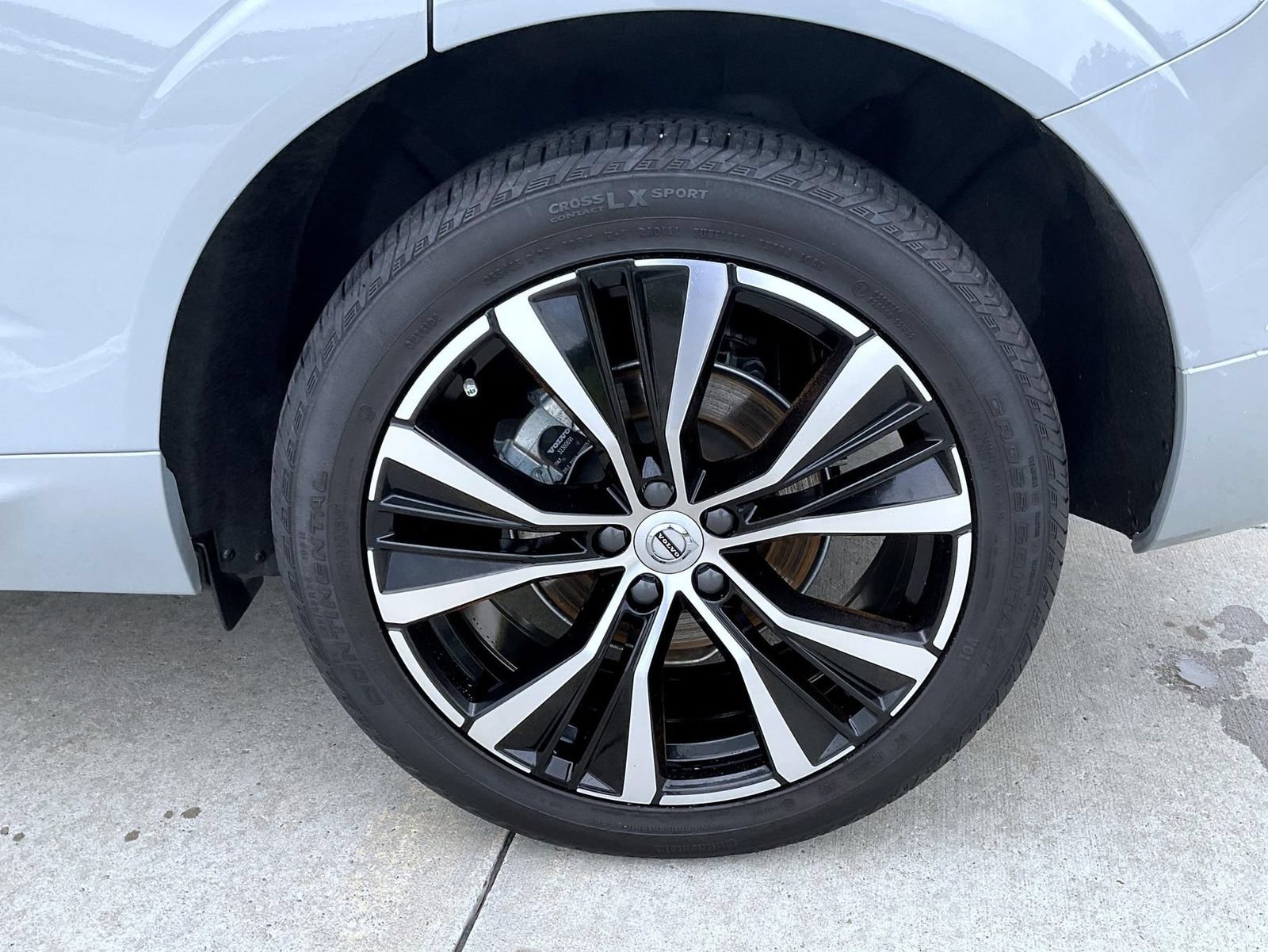 Used 2024 Volvo XC60 B5 Plus w/ Protection Package Premier AWD/4WD image 22