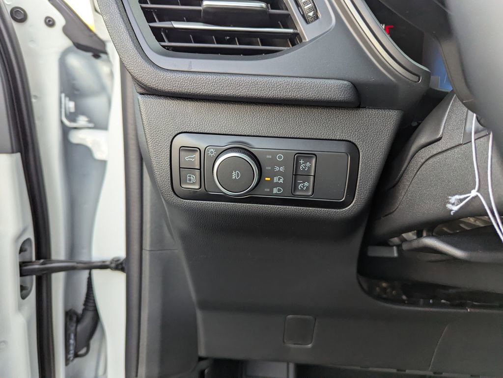New 2026 Ford Escape SE w/ Class II Trailer Tow Package FWD image 20
