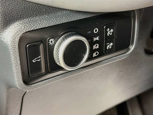 Used 2025 Ford Explorer Active AWD/4WD image 10