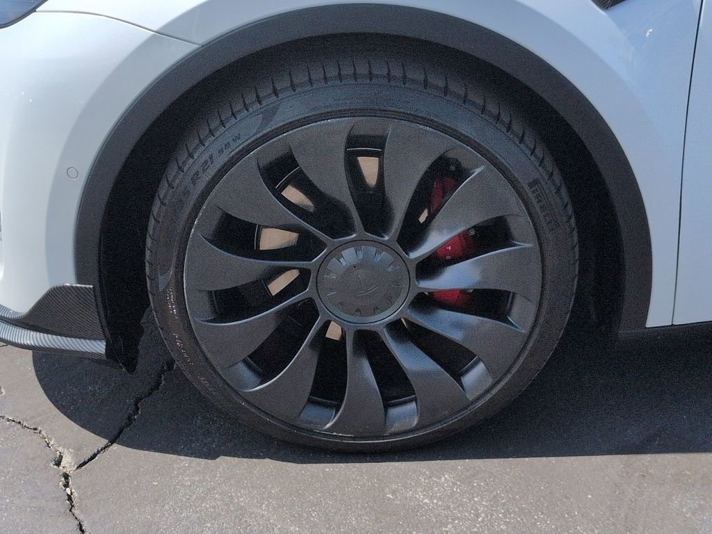 Used 2022 Tesla Model Y Performance image 9