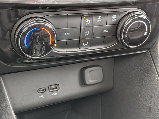 Used 2024 Buick Encore GX Sport Touring image 21