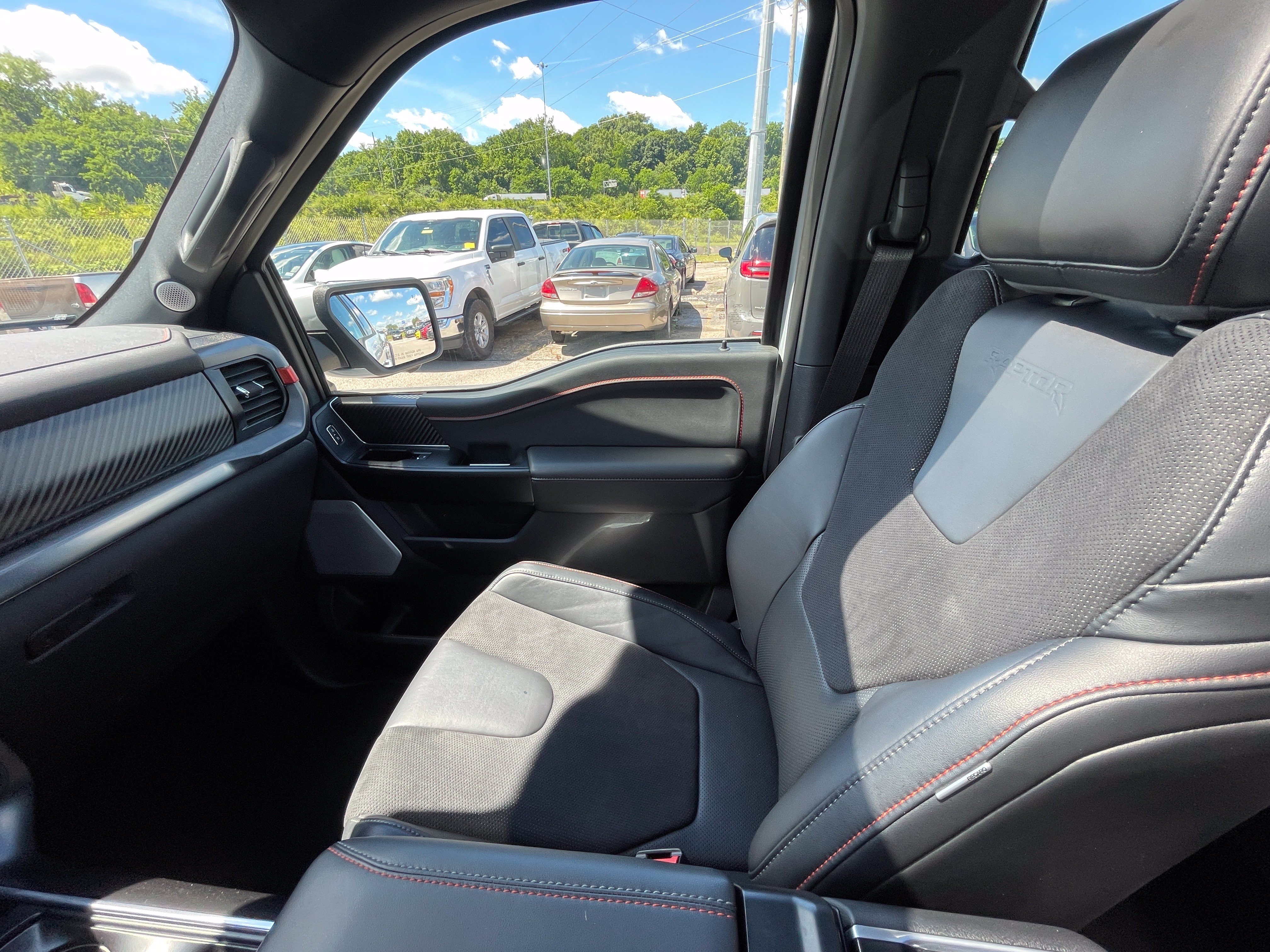 Used 2025 Ford F150 Raptor AWD/4WD image 40