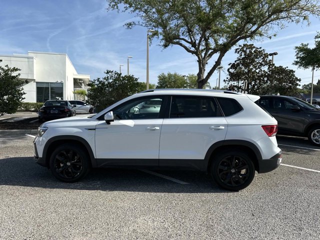 Used 2023 Volkswagen Taos SE FWD image 6