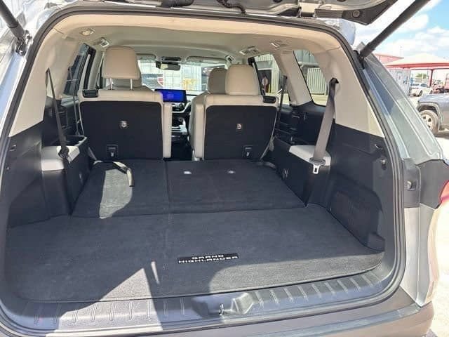 Used 2024 Toyota Grand Highlander FWD image 17