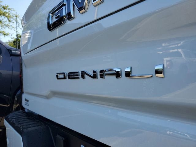 New 2026 GMC Sierra 2500 Denali Ultimate AWD/4WD image 9