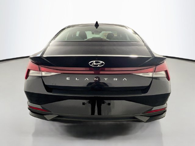 Used 2023 Hyundai Elantra SEL FWD image 7