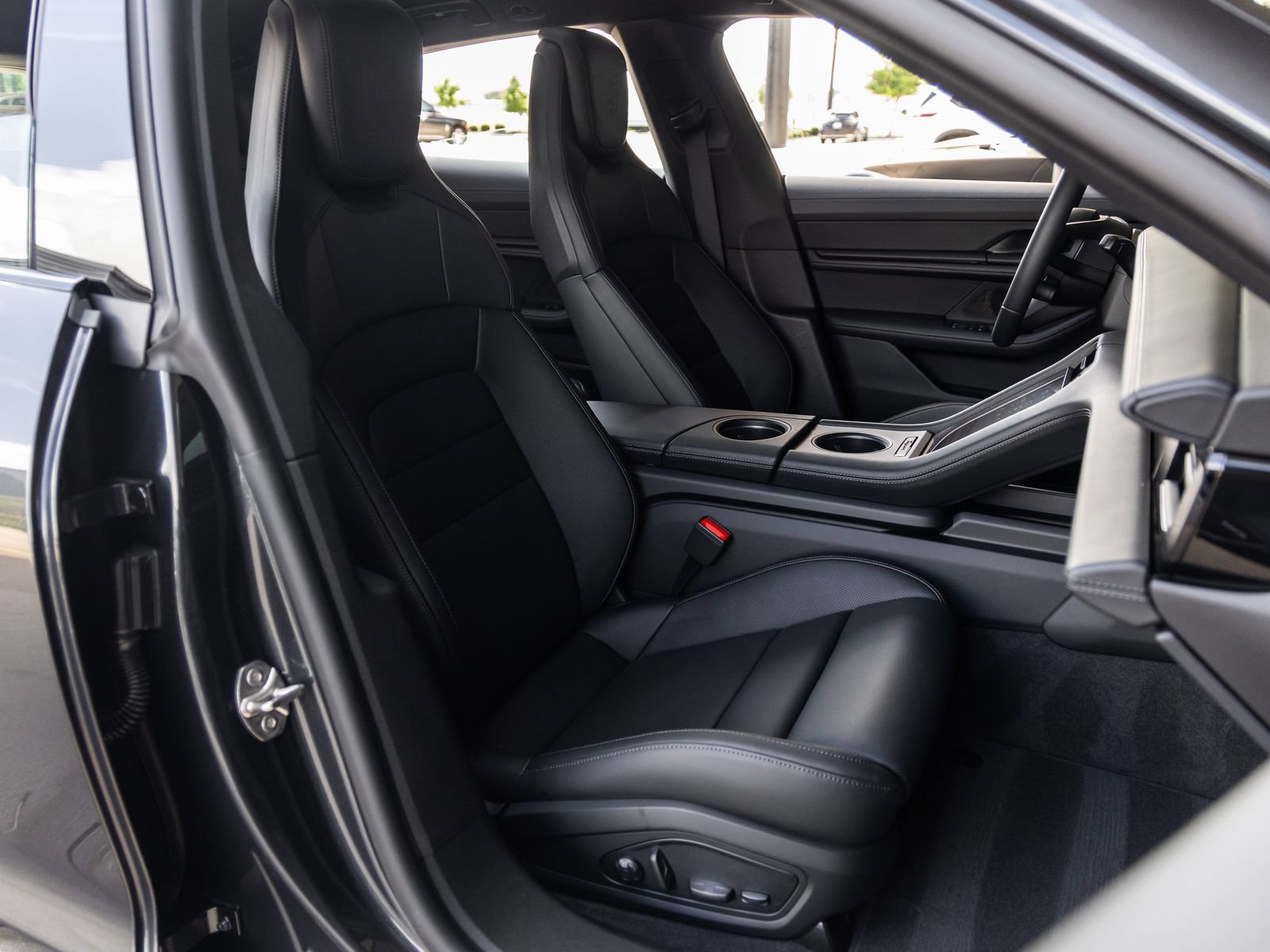 New 2026 Porsche Taycan 4S AWD/4WD image 45