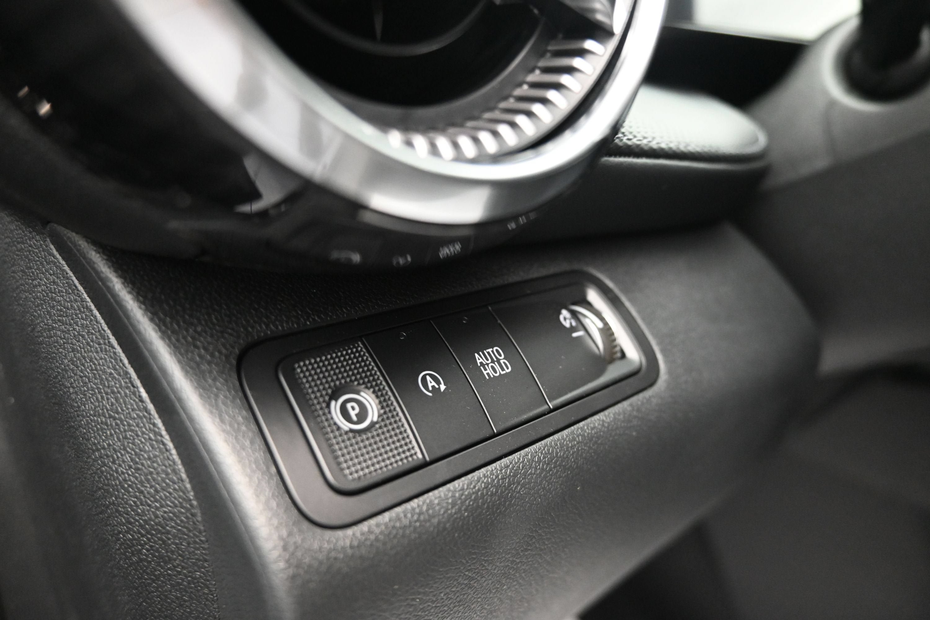 New 2027 Chevrolet Equinox LT w/ Convenience Package II FWD image 31