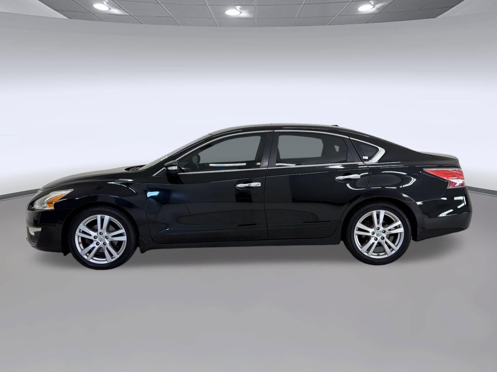 Used 2014 Nissan Altima 3.5 SL w/ Technology Package FWD image 2