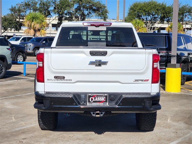 Used 2024 Chevrolet Silverado 1500 ZR2 w/ Technology Package image 6