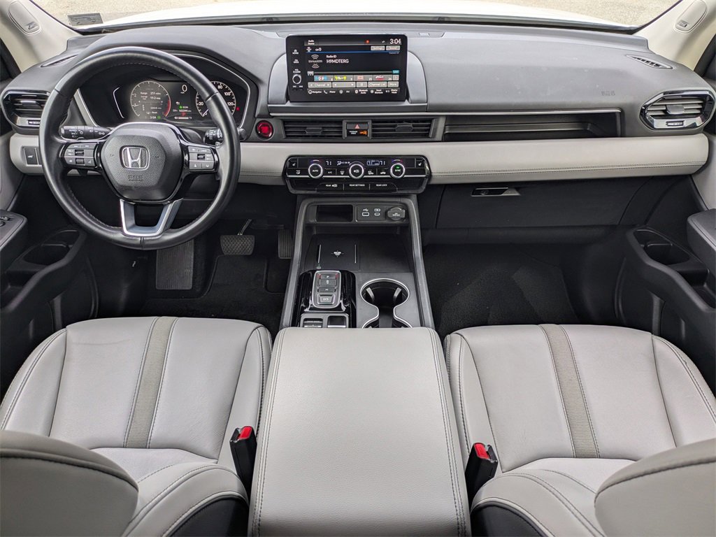 Used 2025 Honda Pilot Touring image 15