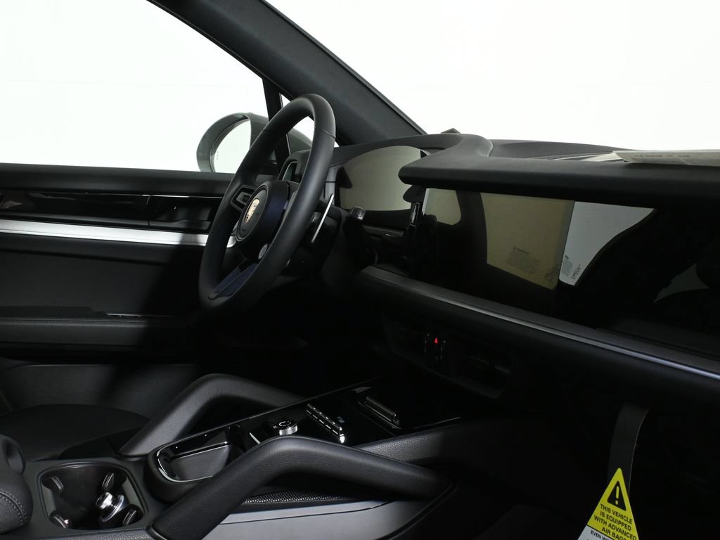 Used 2026 Porsche Cayenne AWD/4WD image 36