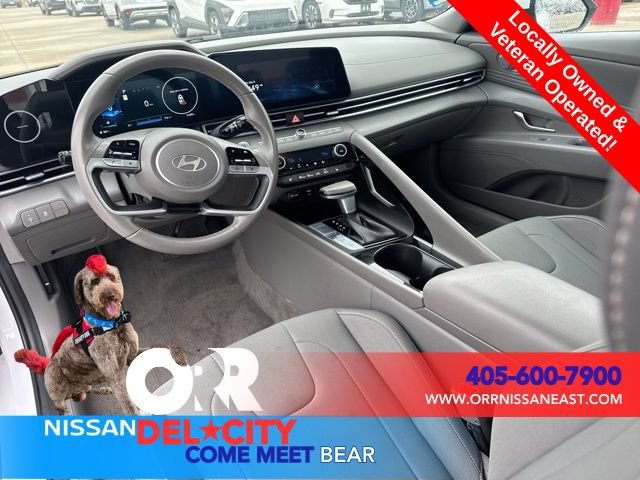 Used 2025 Hyundai Elantra SEL FWD image 12