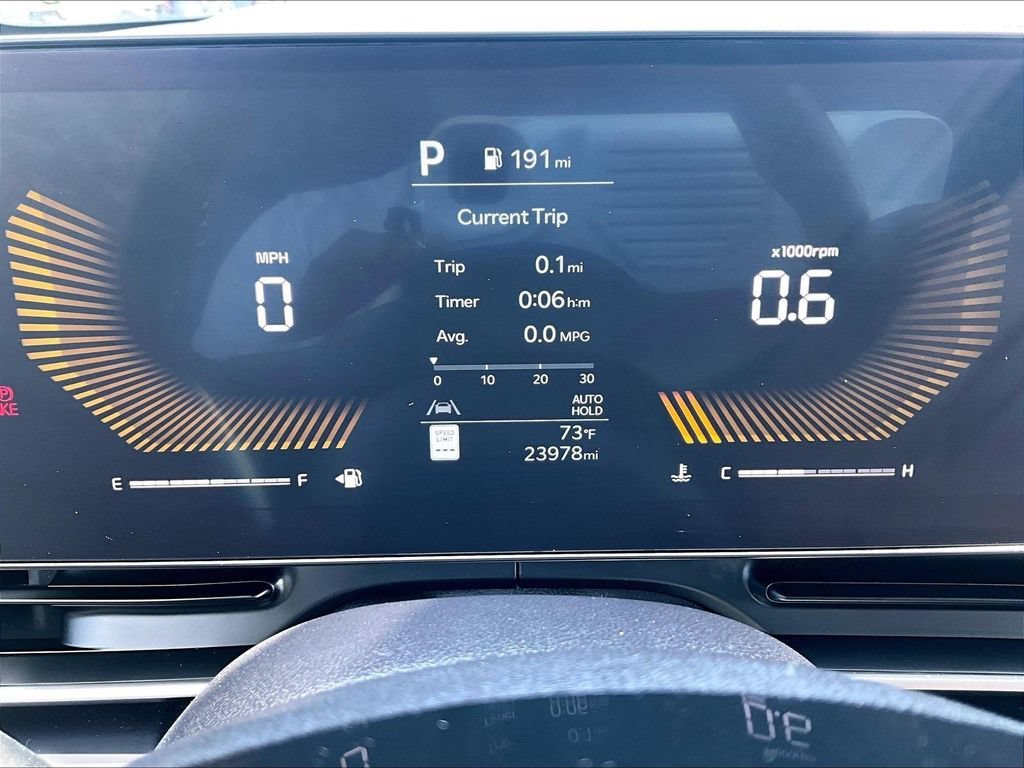 Used 2025 Kia Carnival FWD image 26