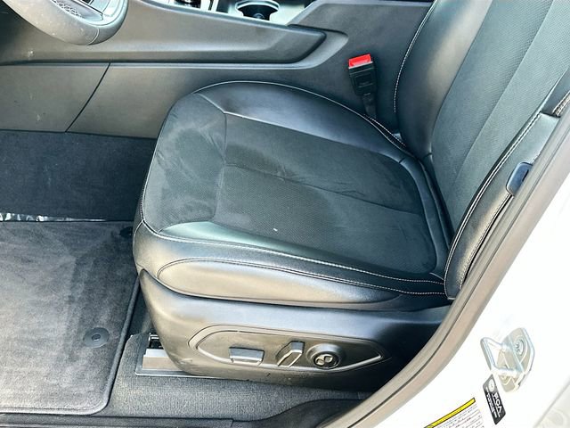 Used 2025 Jeep Grand Cherokee Altitude RWD image 18