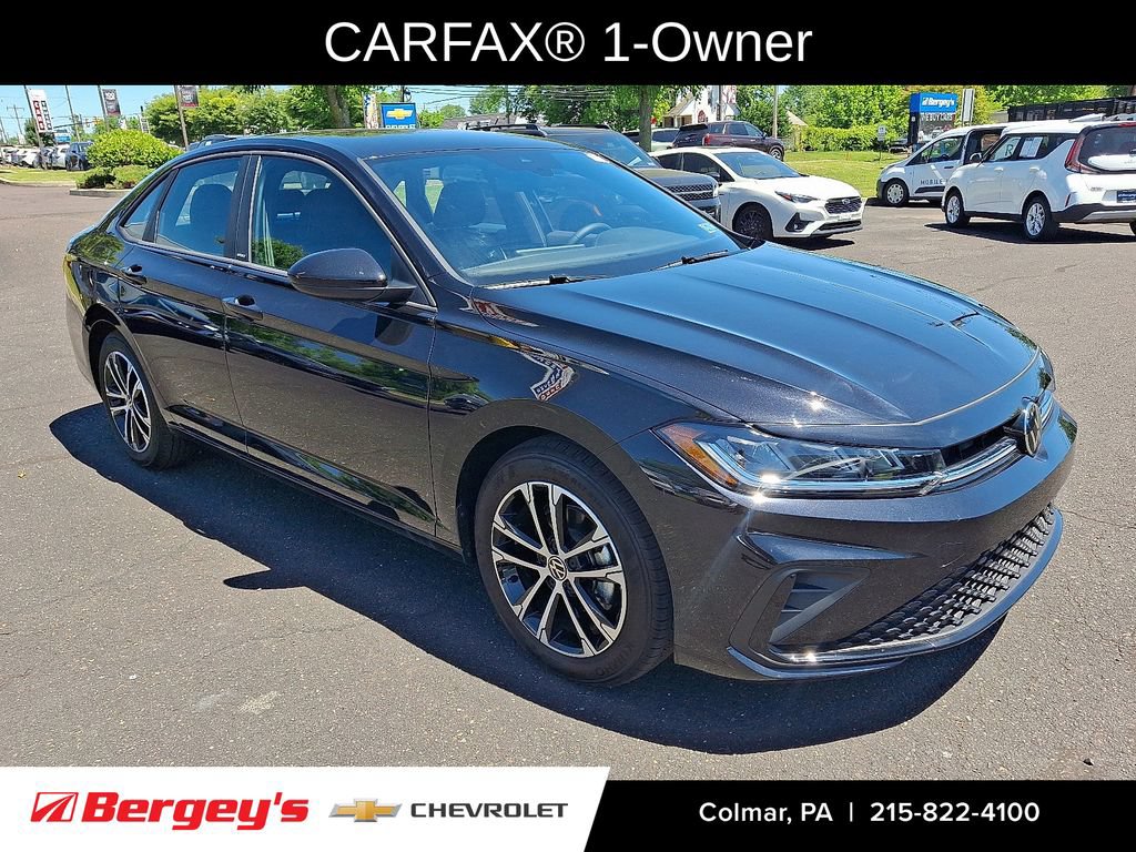 Used 2025 Volkswagen Jetta Sport FWD image 3