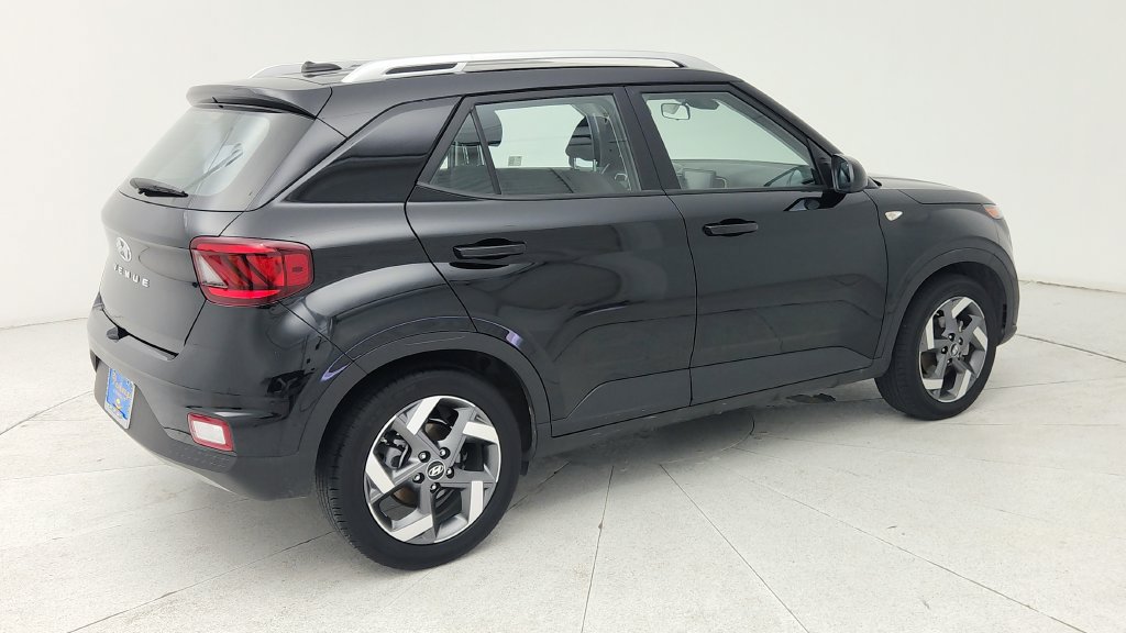 Used 2025 Hyundai Venue SEL FWD image 7