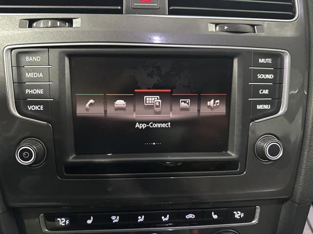 Used 2016 Volkswagen e-Golf SE image 21