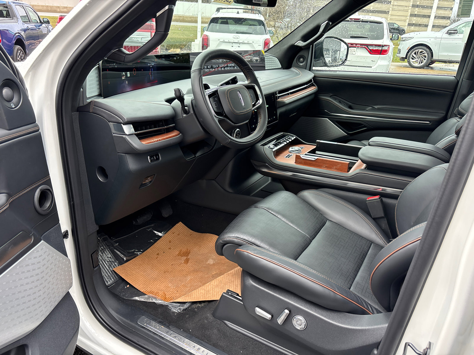 New 2026 Lincoln Navigator L Black Label AWD/4WD image 24