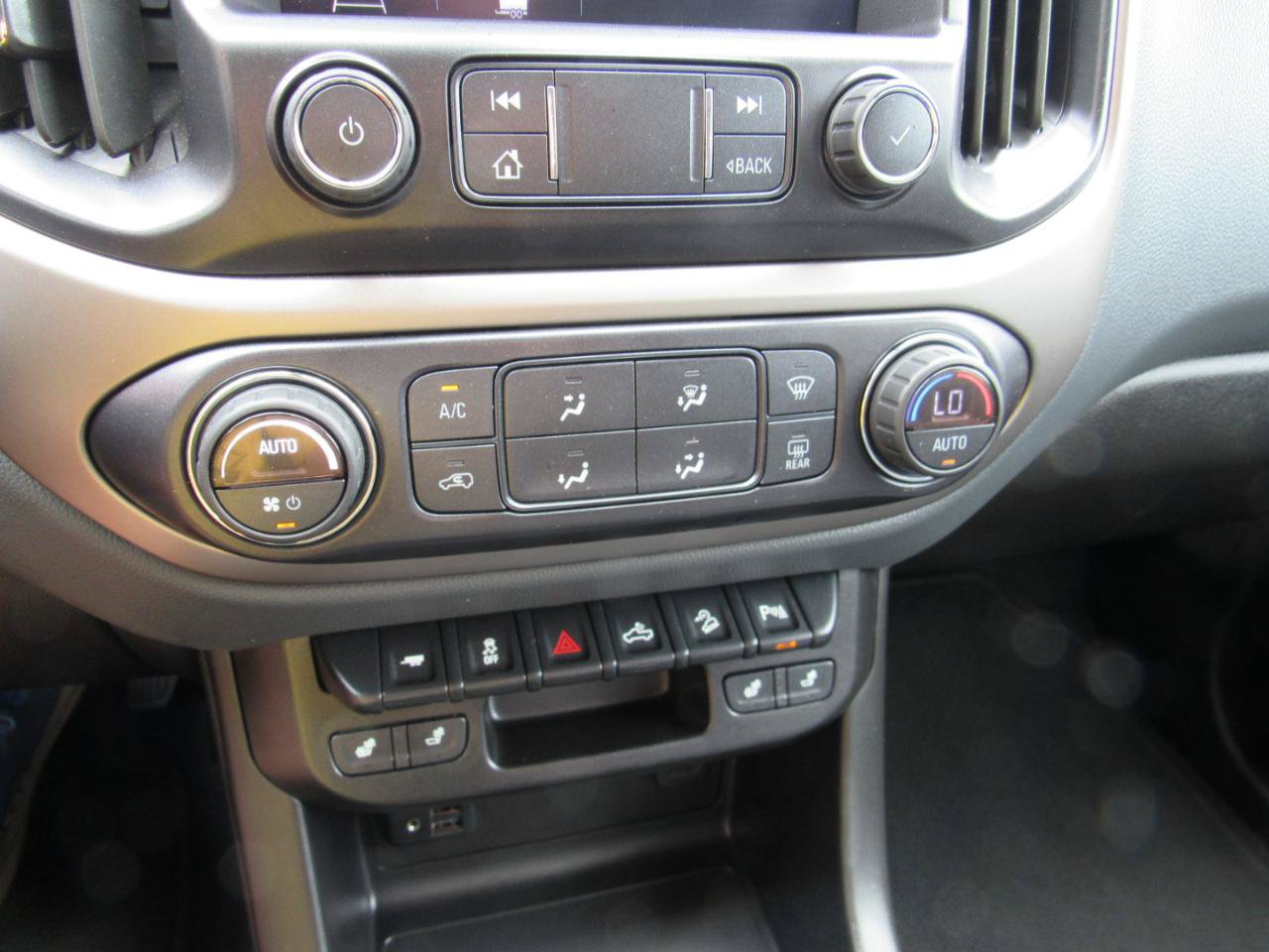 Used 2021 Chevrolet Colorado Z71 AWD/4WD image 28