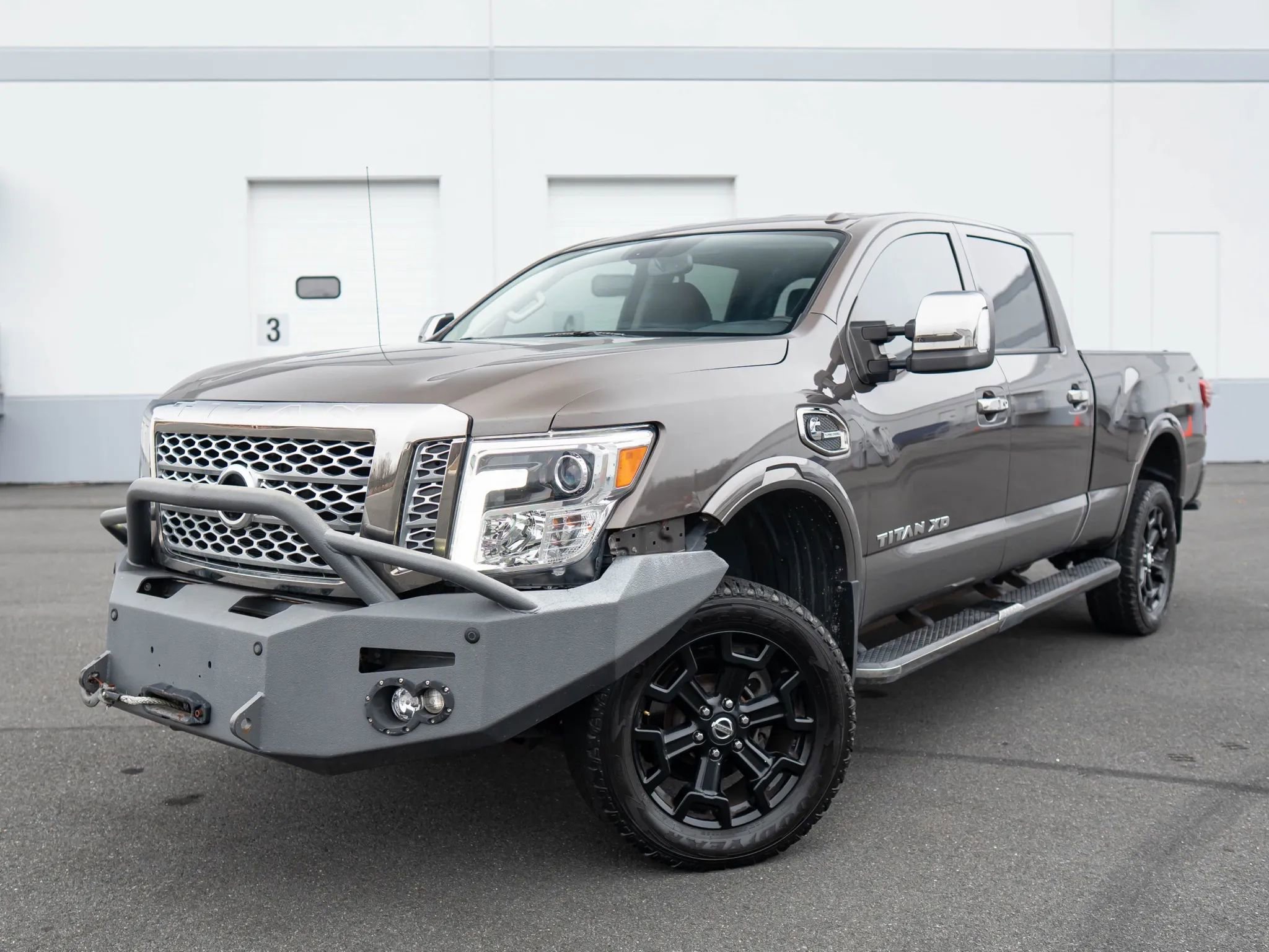 Used 2018 Nissan Titan Platinum Reserve w/ Platinum Utility Package AWD/4WD image 1