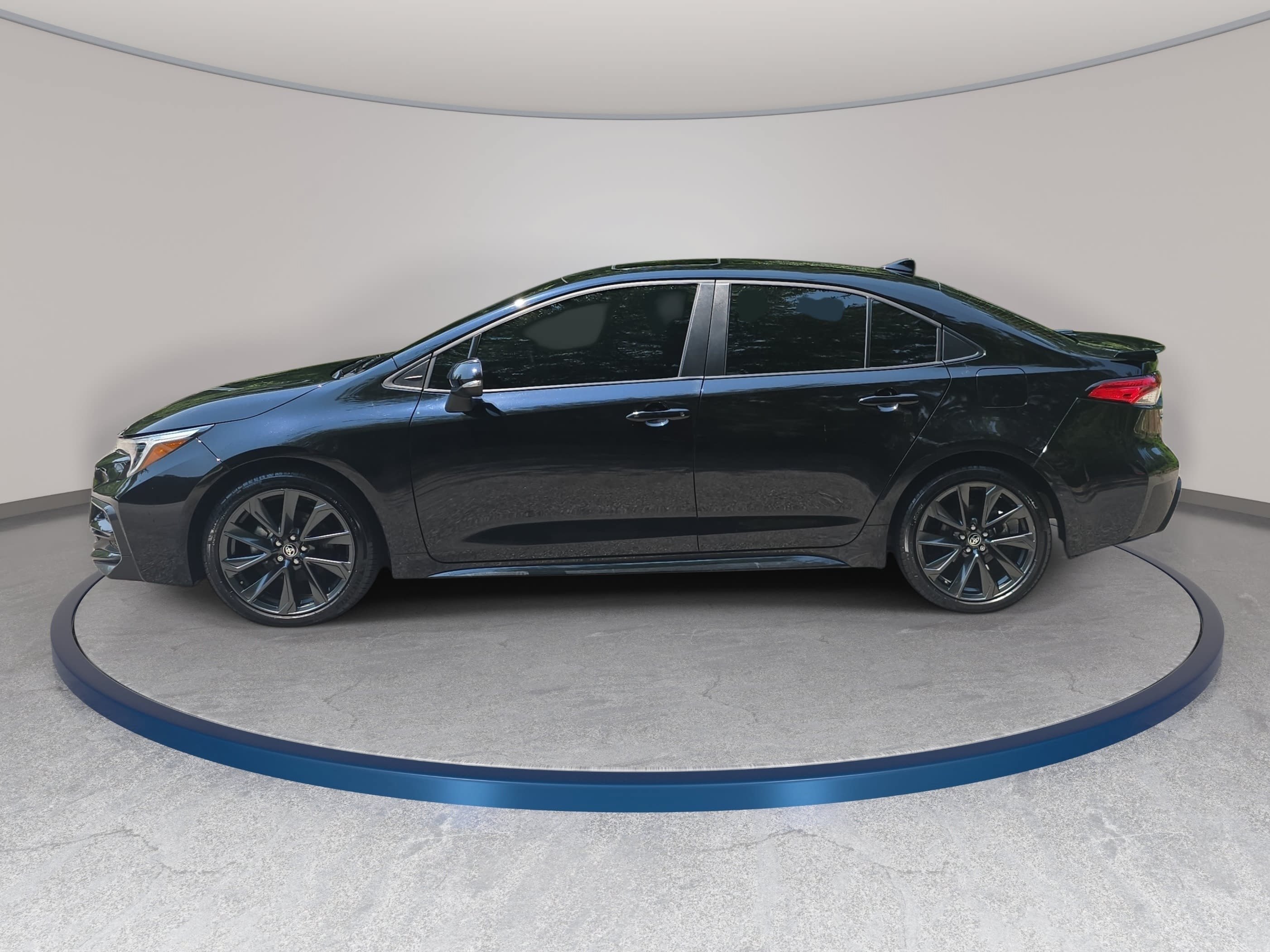 Used 2024 Toyota Corolla SE w/ SE Premium Package FWD image 8